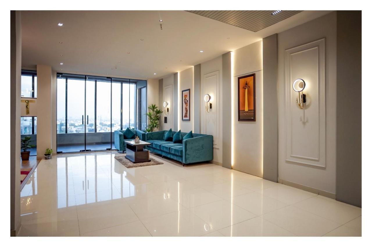 Hotel The Parker Inn By Kbnt Group Surat Eksteriør bilde