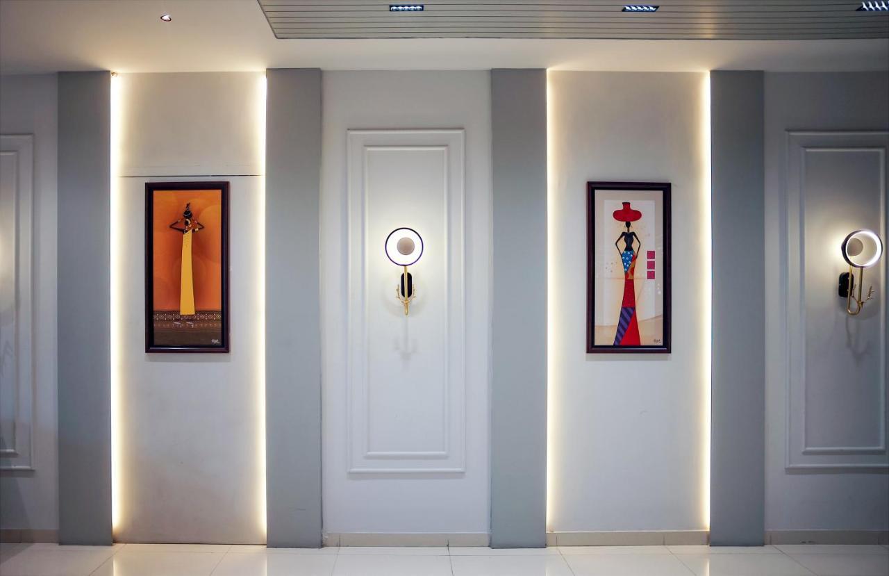 Hotel The Parker Inn By Kbnt Group Surat Eksteriør bilde