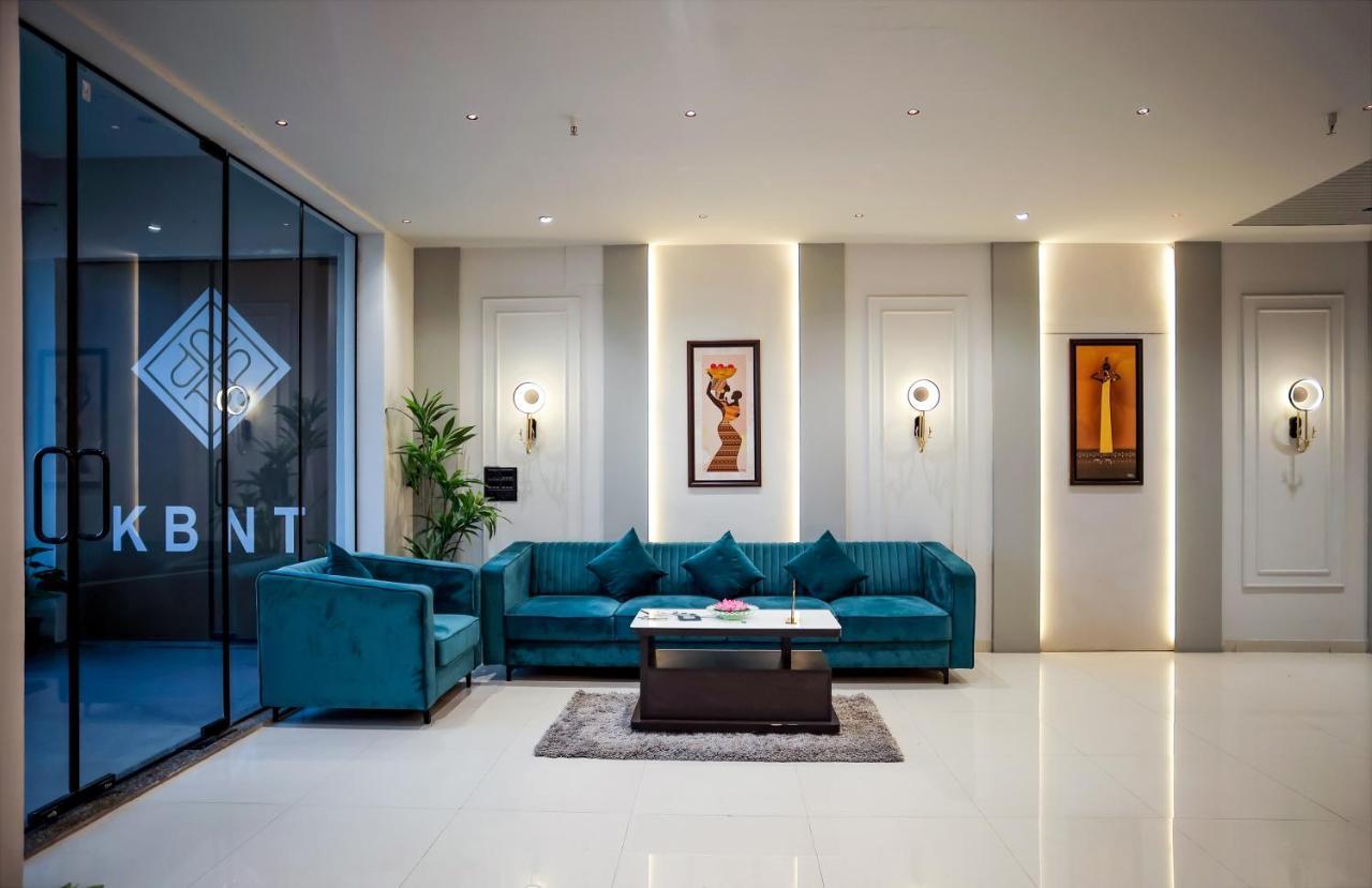 Hotel The Parker Inn By Kbnt Group Surat Eksteriør bilde