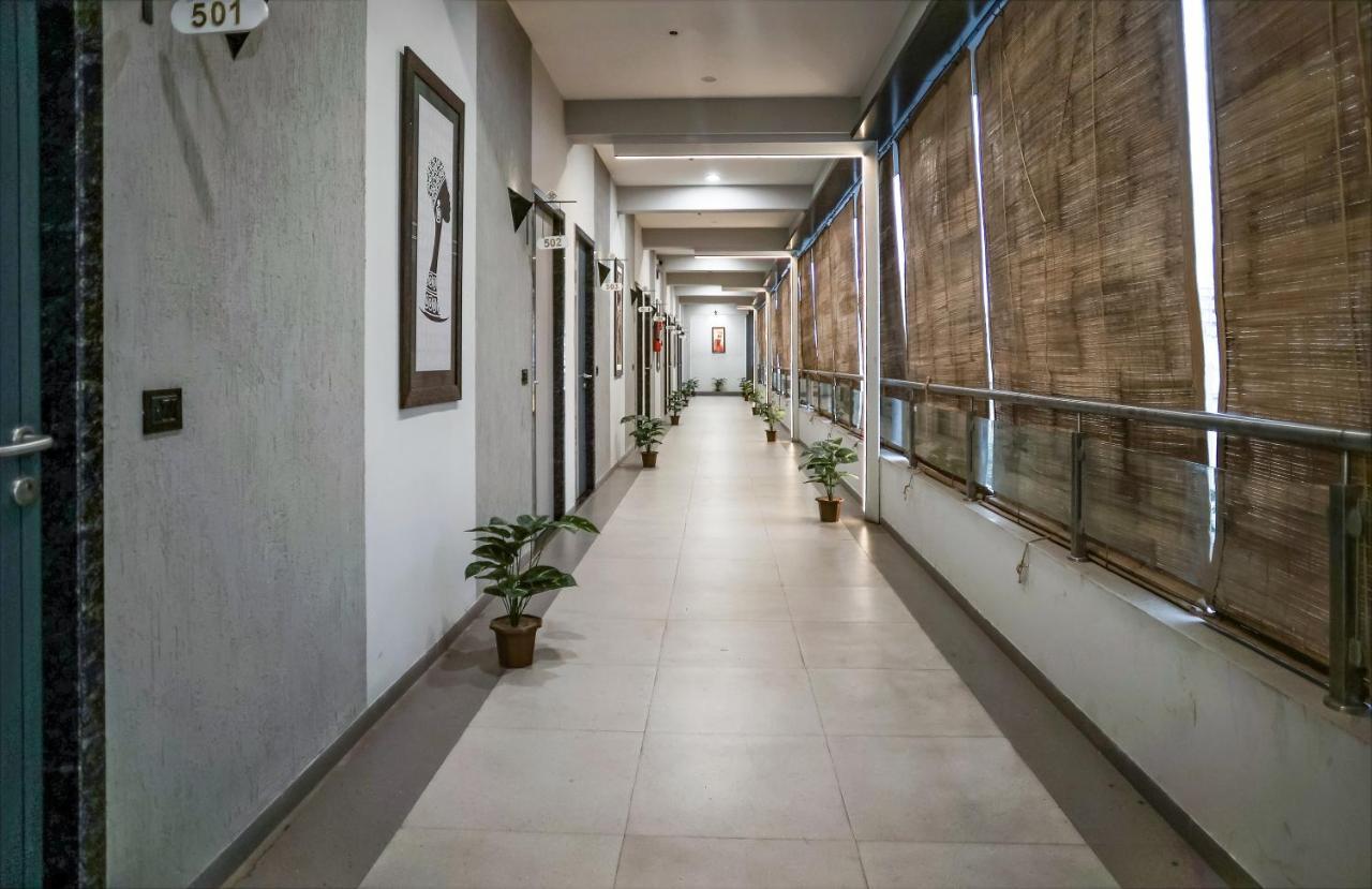 Hotel The Parker Inn By Kbnt Group Surat Eksteriør bilde