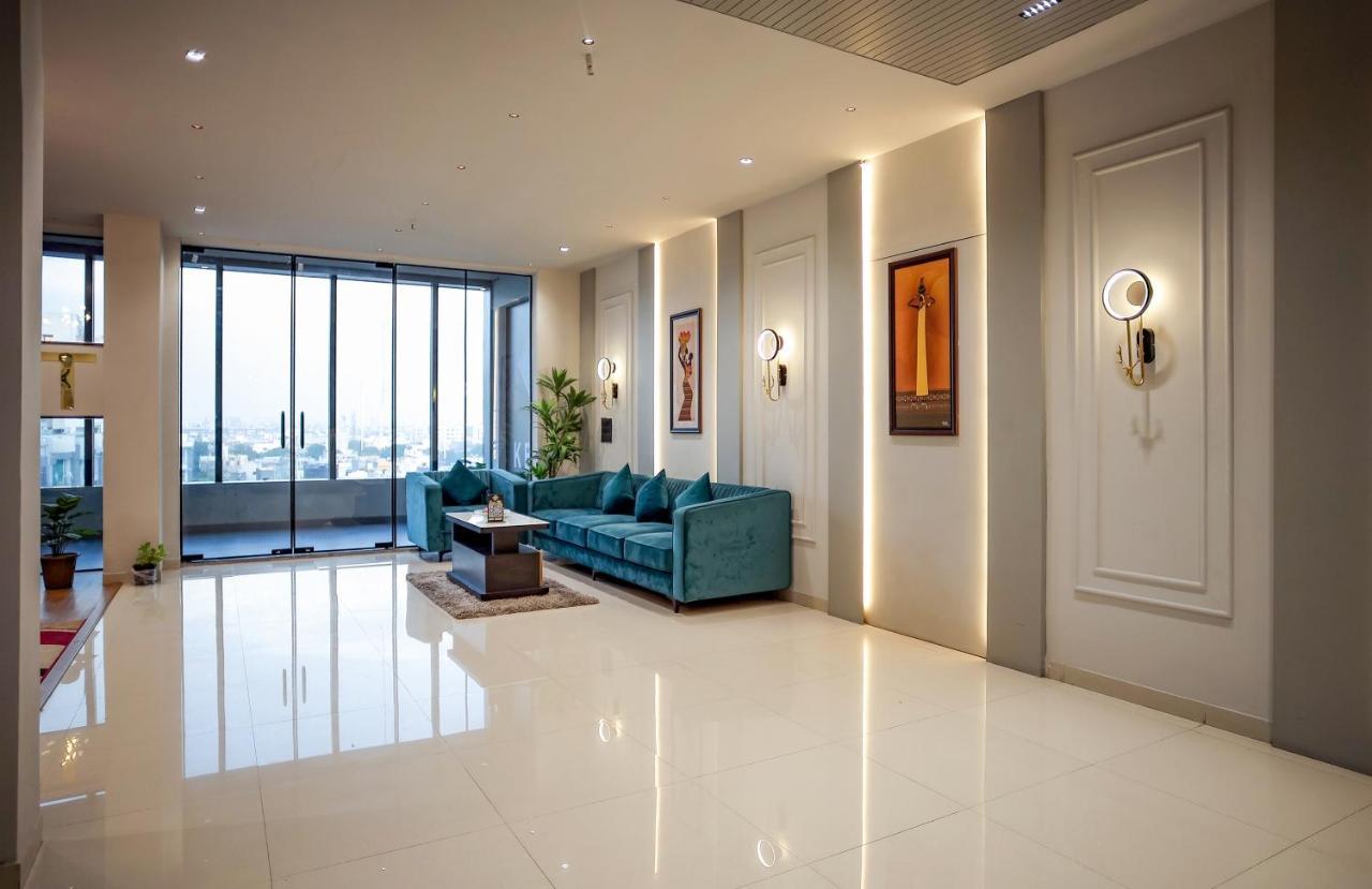 Hotel The Parker Inn By Kbnt Group Surat Eksteriør bilde