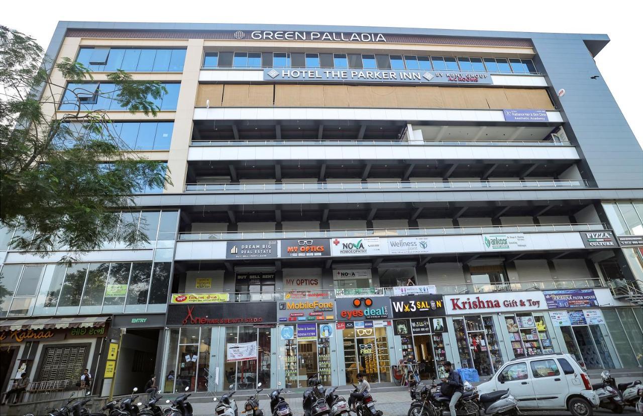 Hotel The Parker Inn By Kbnt Group Surat Eksteriør bilde