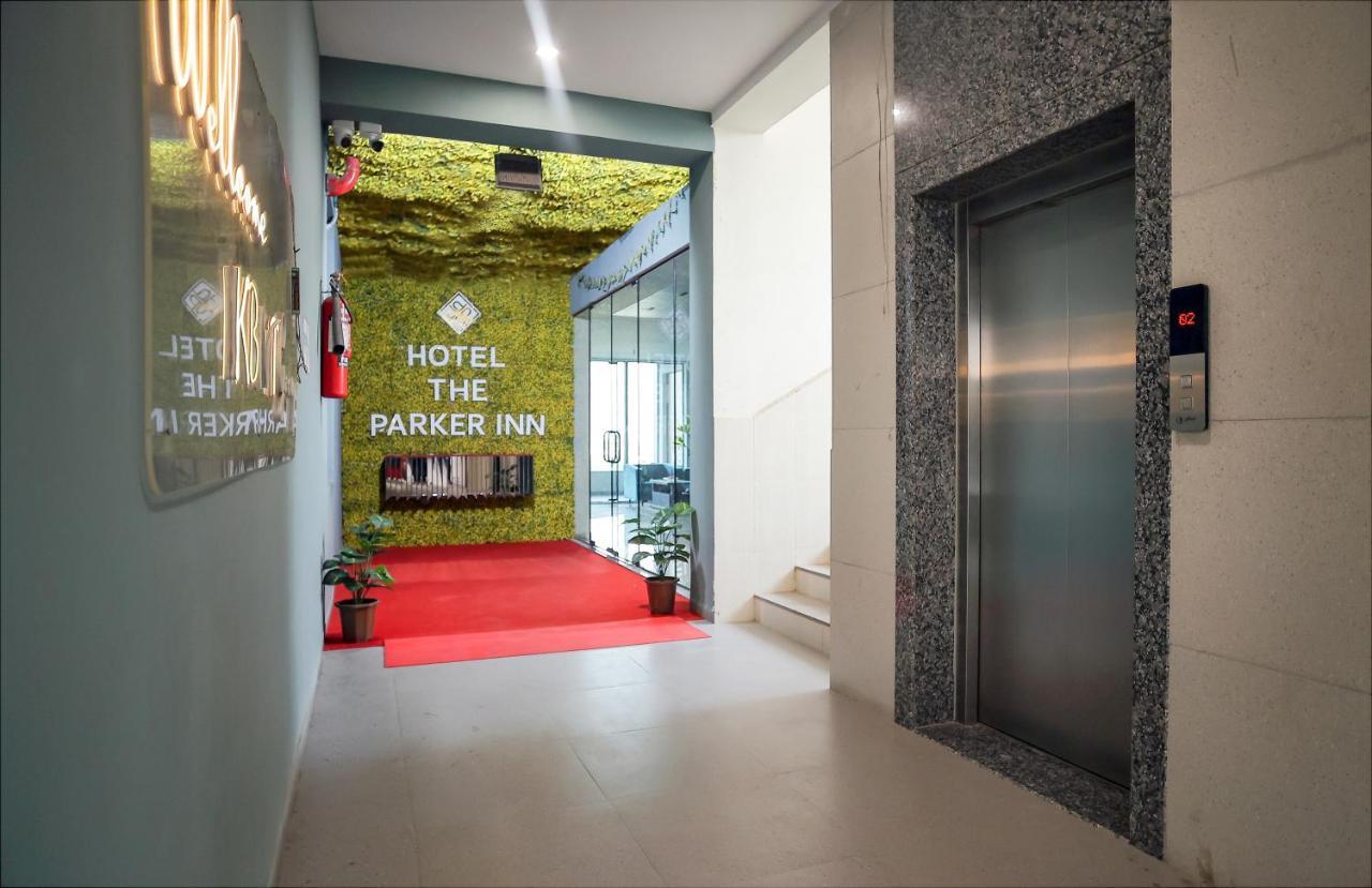 Hotel The Parker Inn By Kbnt Group Surat Eksteriør bilde