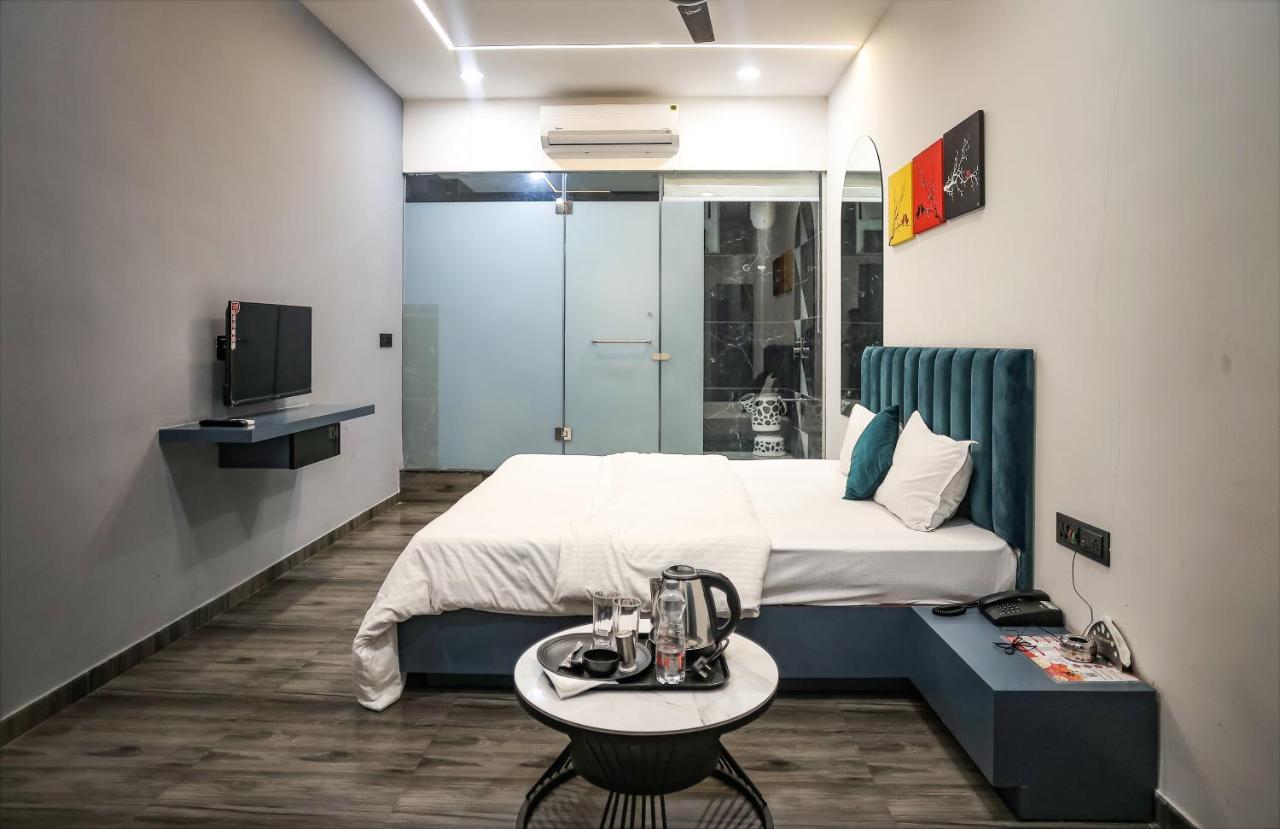 Hotel The Parker Inn By Kbnt Group Surat Eksteriør bilde