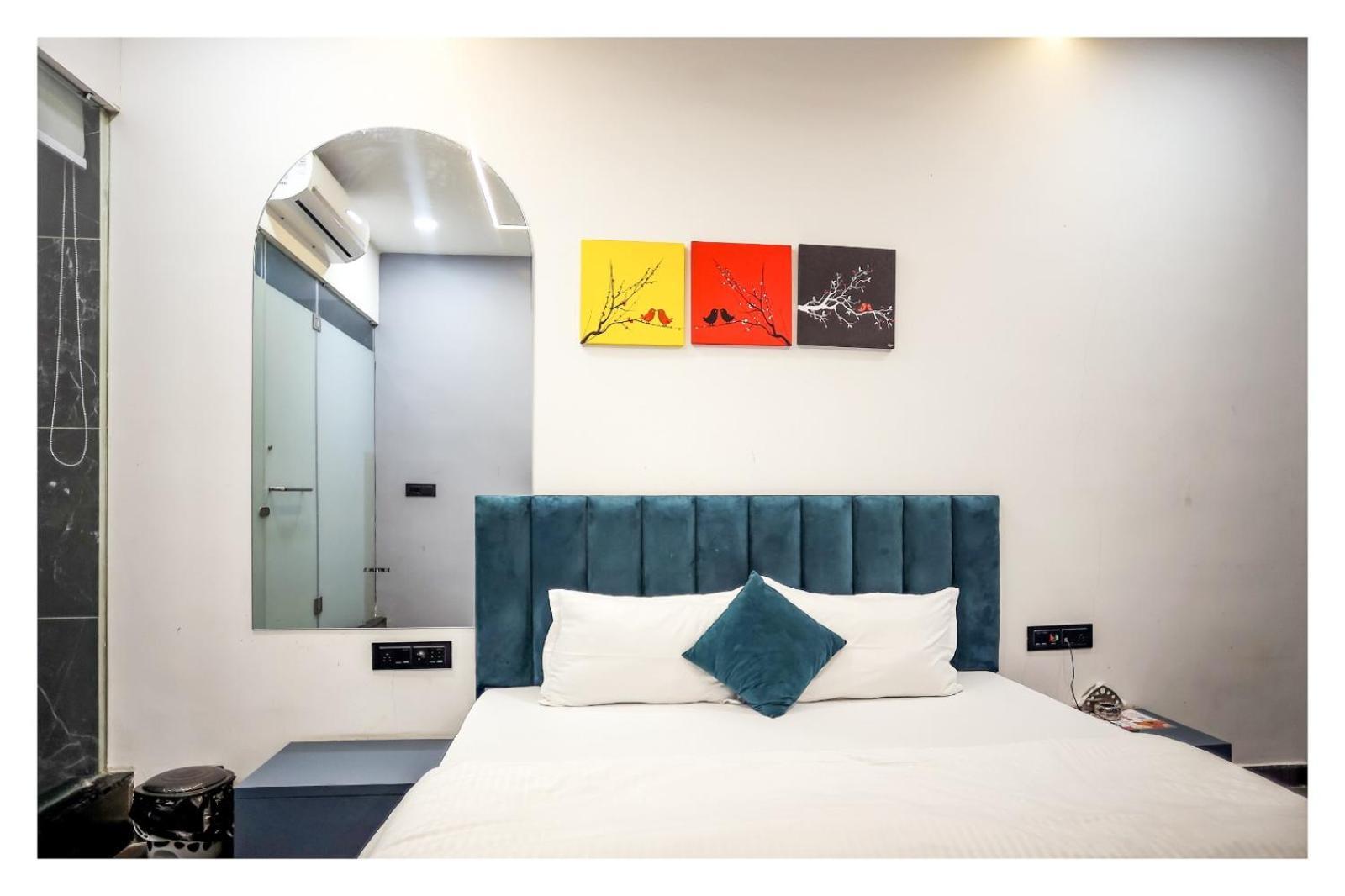 Hotel The Parker Inn By Kbnt Group Surat Eksteriør bilde